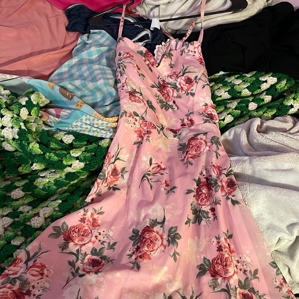 i’m selling this dress bc i never wear it